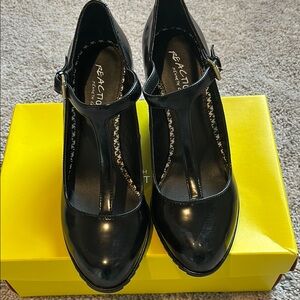 Kenneth Cole Reaction Women's Black T-Strap Shoes